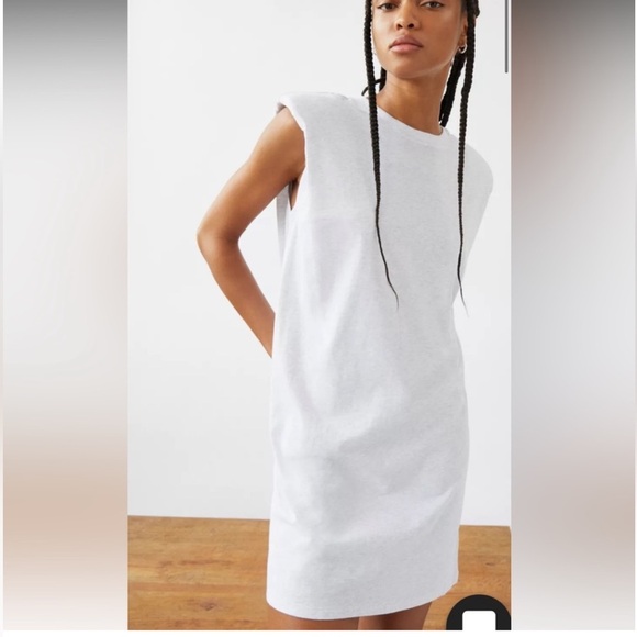 Babaton Aritzia
Shoulder Pad Dress (D2) - Picture 1 of 11